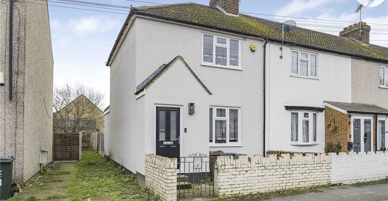 3 bedroom house for sale in Swanscombe | Robinson Jackson