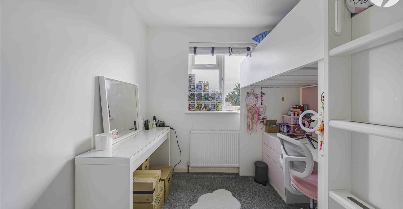 3 bedroom house for sale in Swanscombe | Robinson Jackson