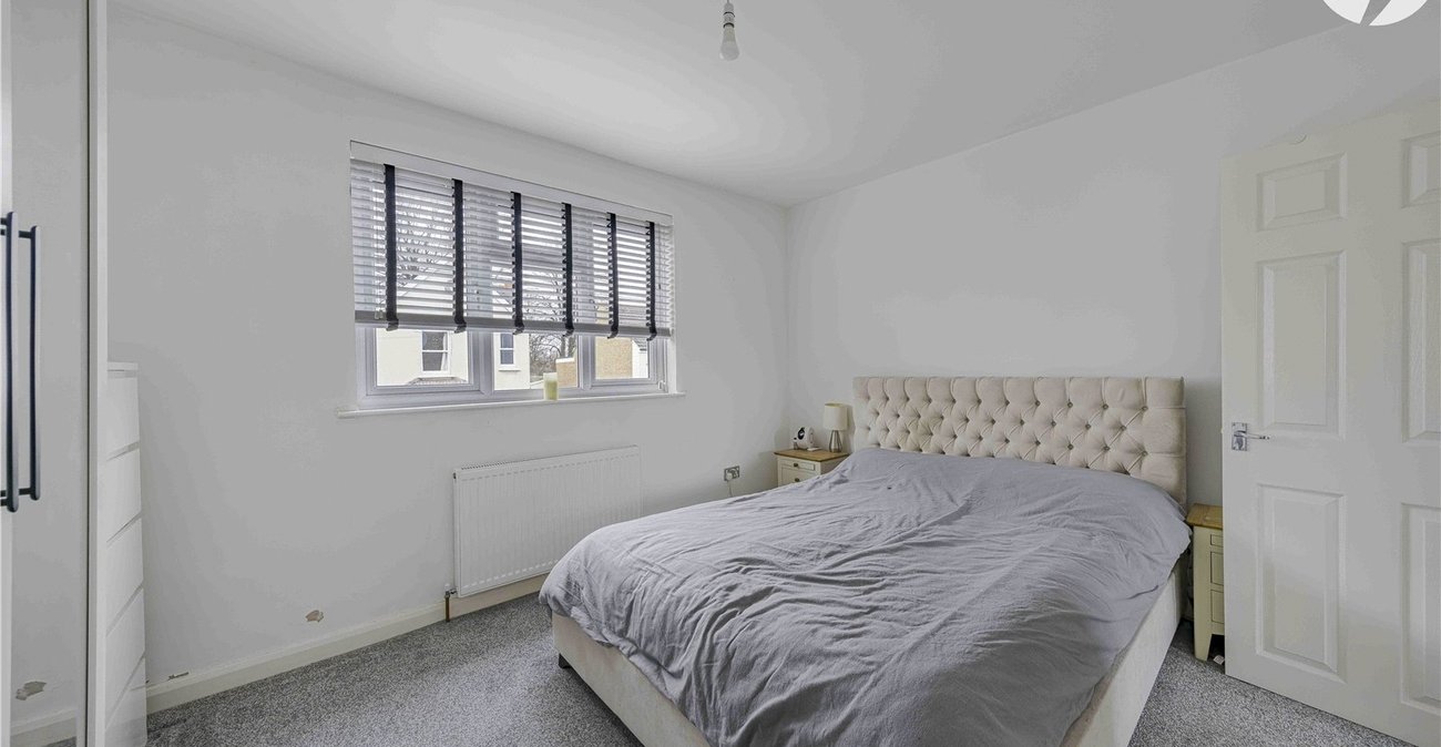 3 bedroom house for sale in Swanscombe | Robinson Jackson