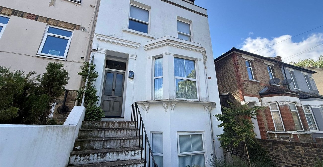2 bedroom property for sale in Woolwich | Robinson Jackson