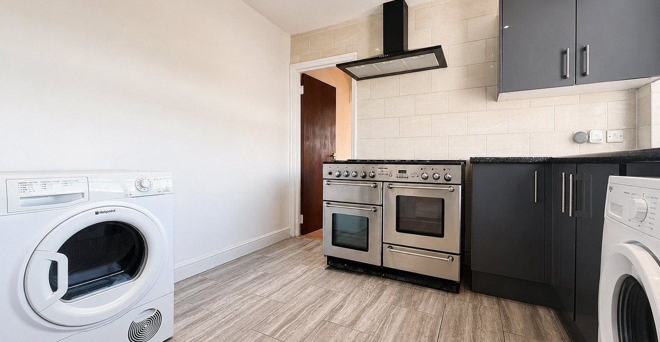 2 bedroom property for sale in Woolwich | Robinson Jackson