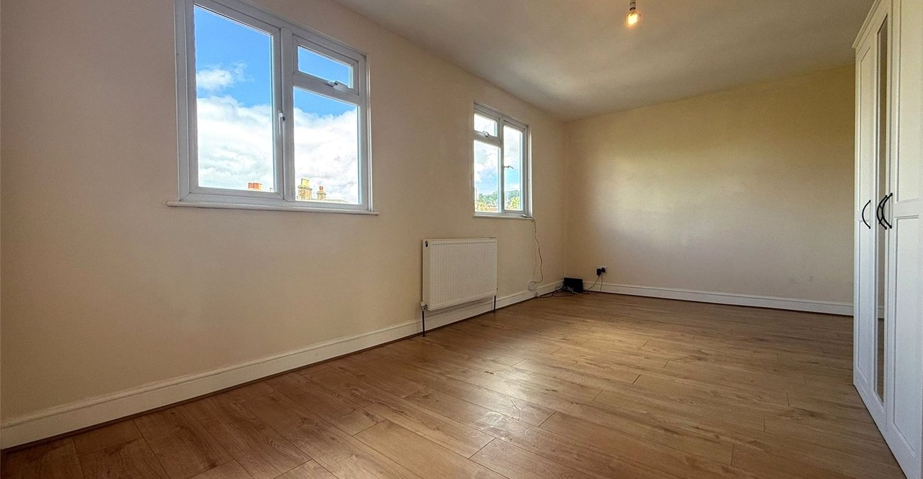 2 bedroom property for sale in Woolwich | Robinson Jackson