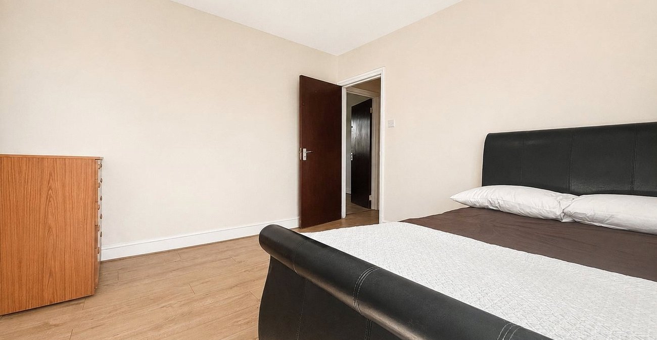 2 bedroom property for sale in Woolwich | Robinson Jackson