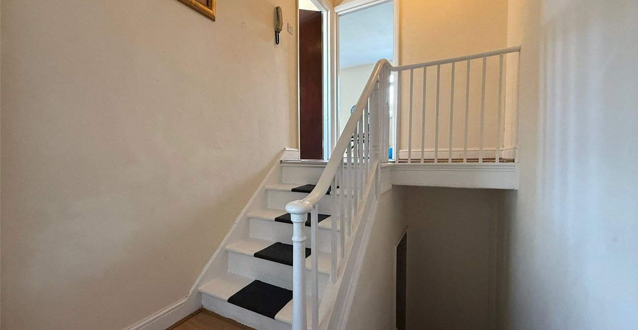 2 bedroom property for sale in Woolwich | Robinson Jackson