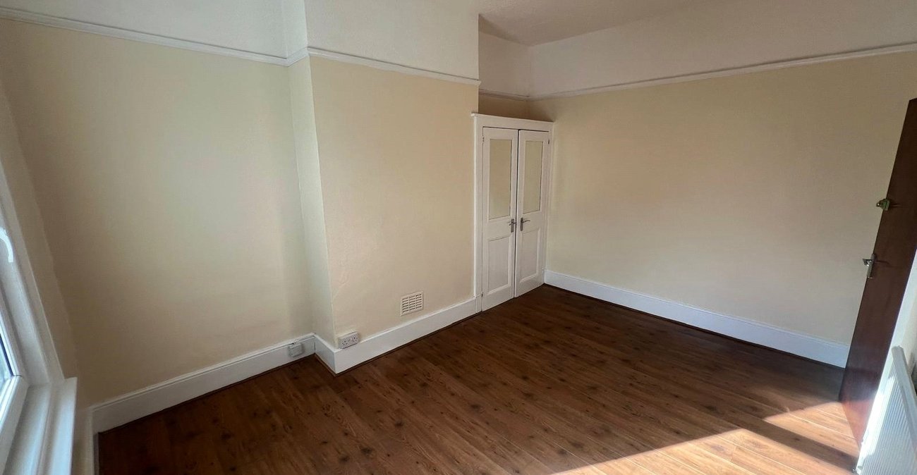 2 bedroom property for sale in Woolwich | Robinson Jackson
