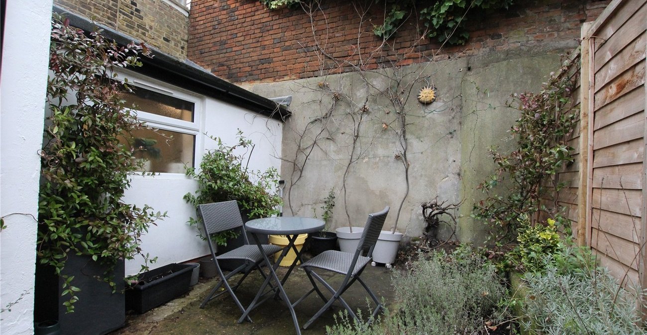 3 bedroom house for sale in Woolwich | Robinson Jackson