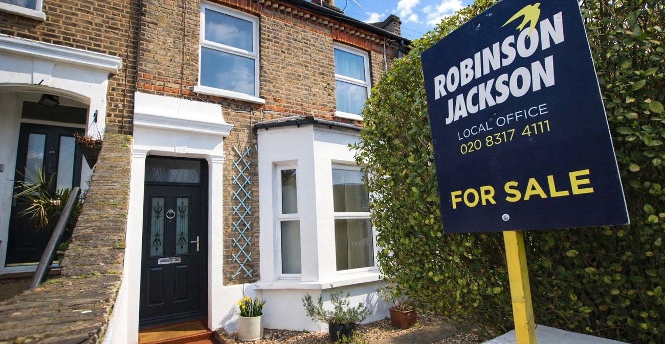 3 bedroom house for sale in Woolwich | Robinson Jackson