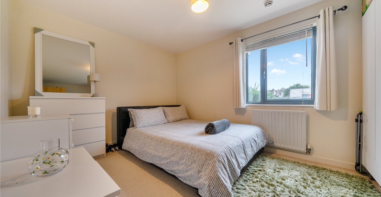 2 bedroom property for sale in West Norwood | Robinson Jackson