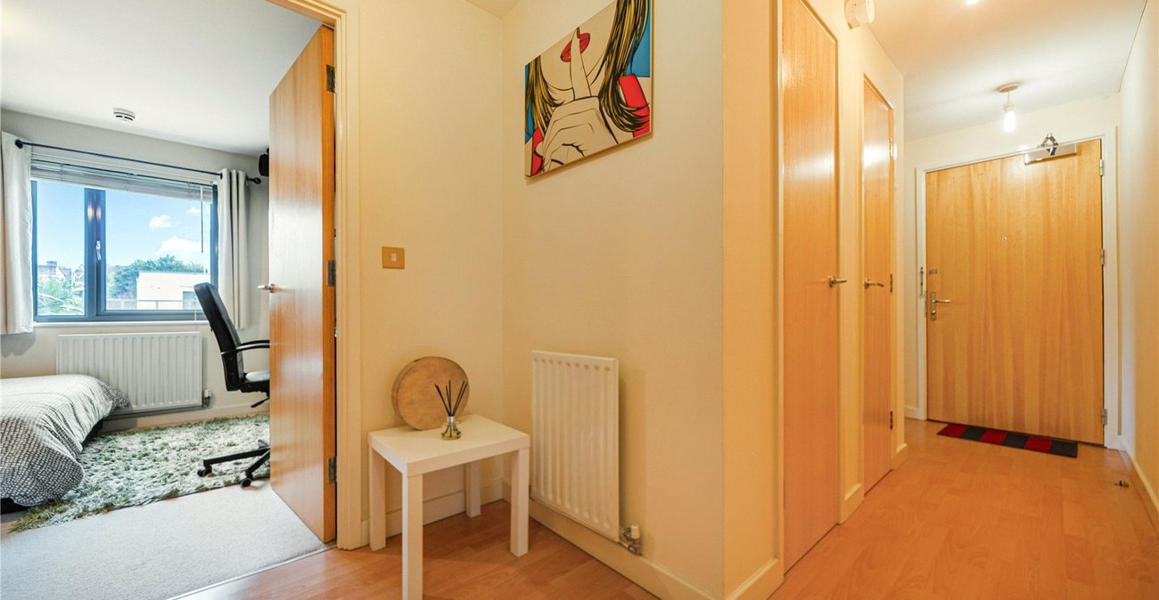 2 bedroom property for sale in West Norwood | Robinson Jackson