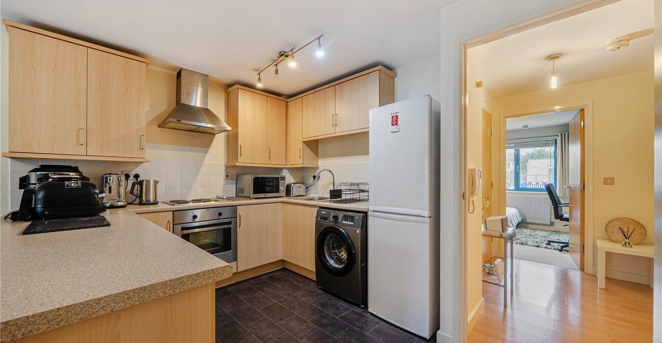 2 bedroom property for sale in West Norwood | Robinson Jackson