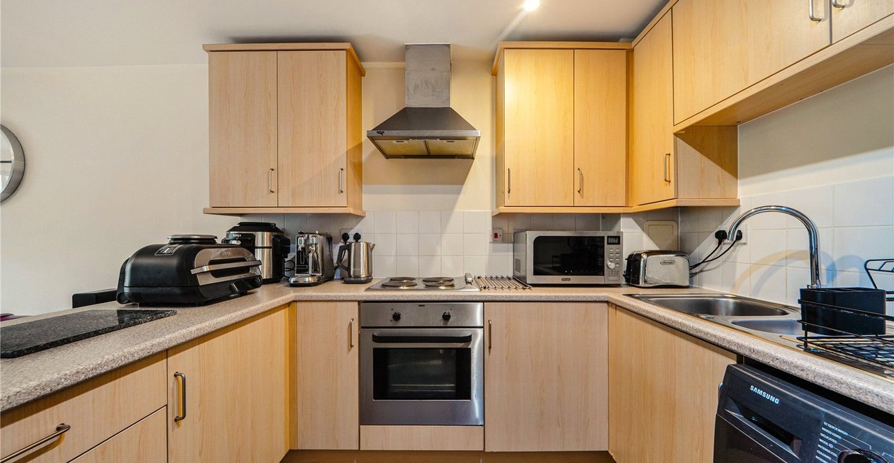 2 bedroom property for sale in West Norwood | Robinson Jackson