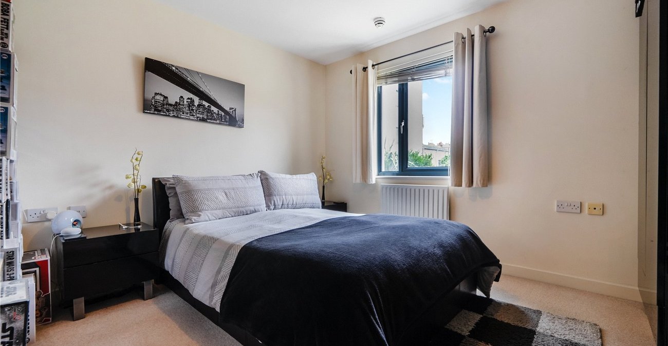 2 bedroom property for sale in West Norwood | Robinson Jackson