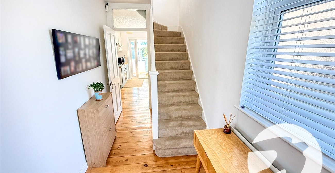 4 bedroom house for sale in London | Robinson Jackson