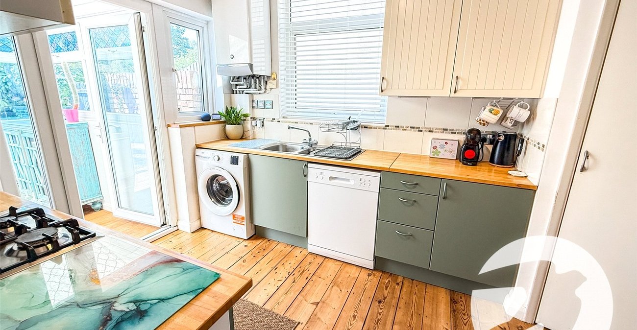 4 bedroom house for sale in London | Robinson Jackson