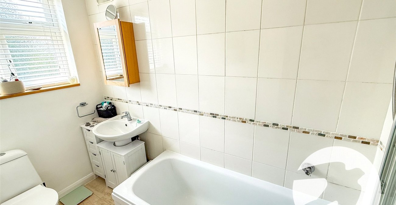 4 bedroom house for sale in London | Robinson Jackson