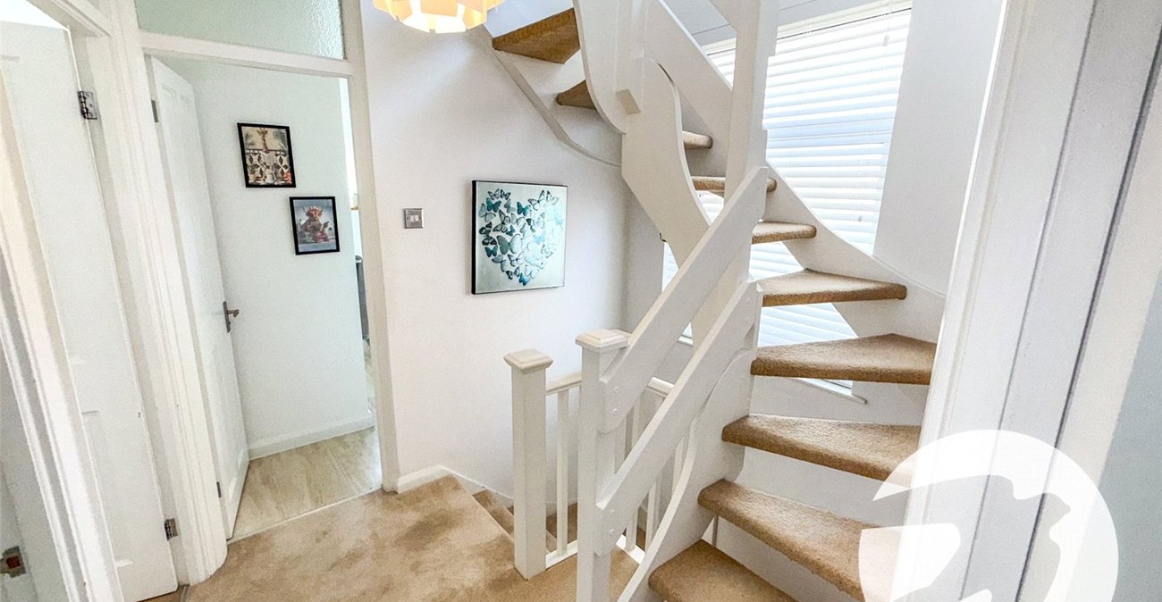 4 bedroom house for sale in London | Robinson Jackson
