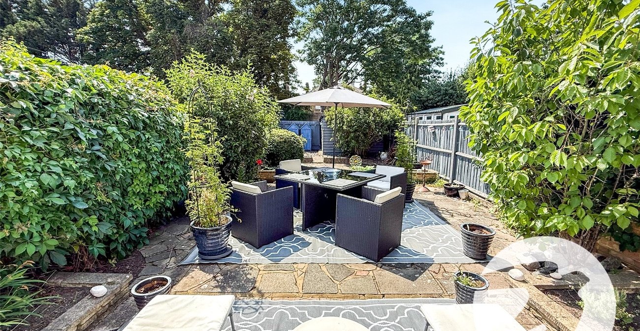 4 bedroom house for sale in London | Robinson Jackson
