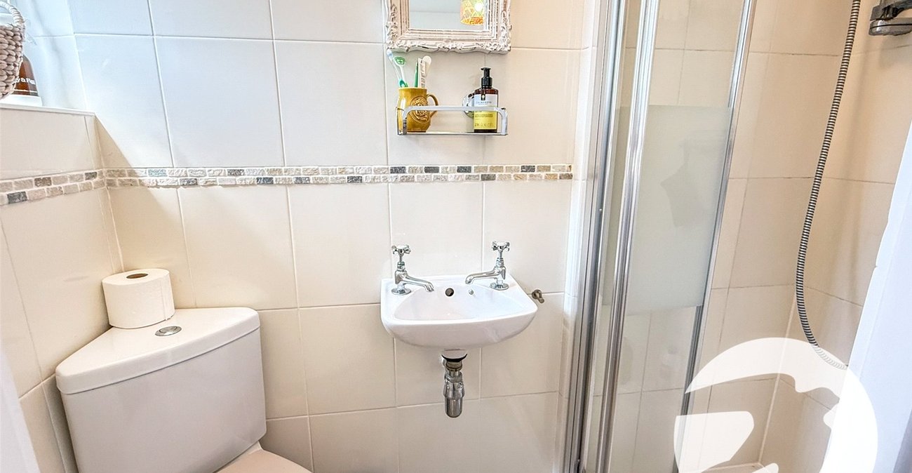 4 bedroom house for sale in London | Robinson Jackson