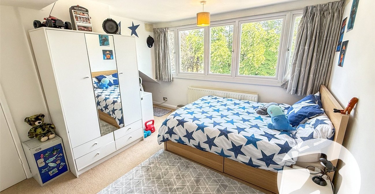 4 bedroom house for sale in London | Robinson Jackson