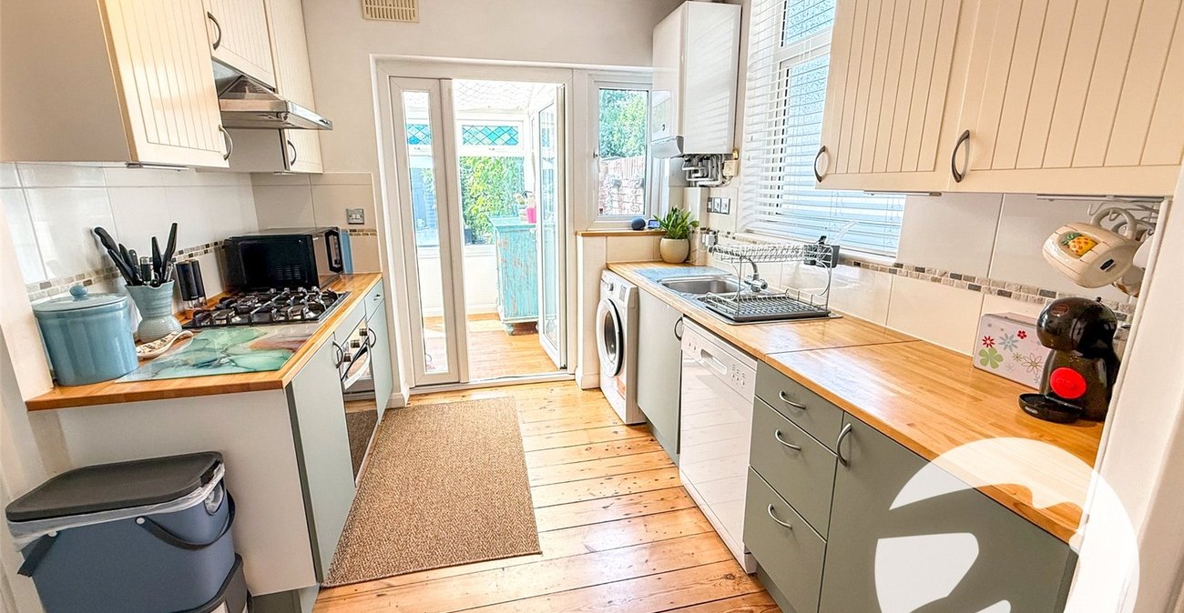 4 bedroom house for sale in London | Robinson Jackson