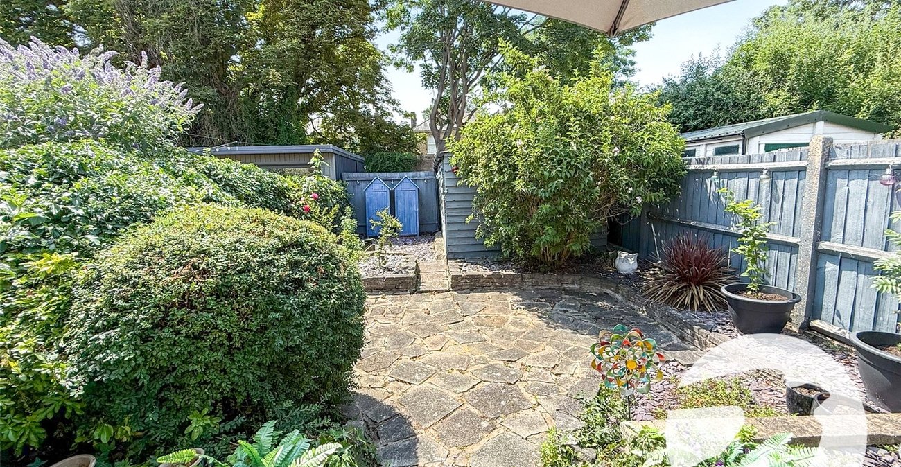 4 bedroom house for sale in London | Robinson Jackson