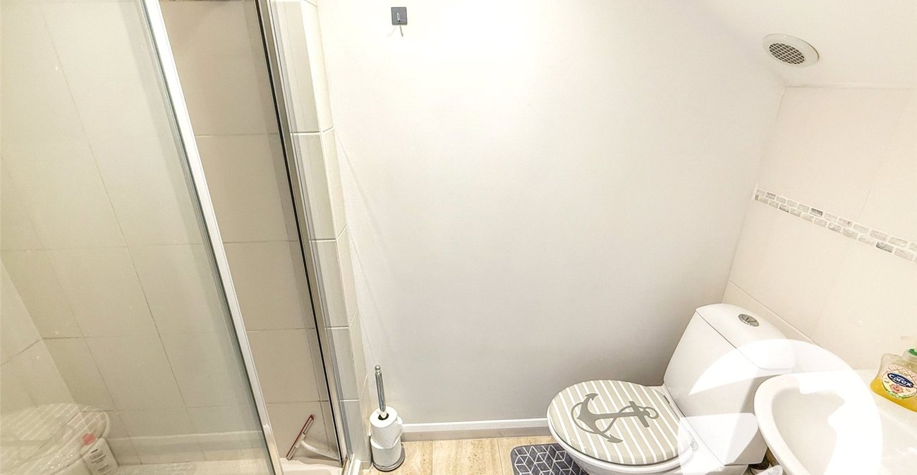 4 bedroom house for sale in London | Robinson Jackson