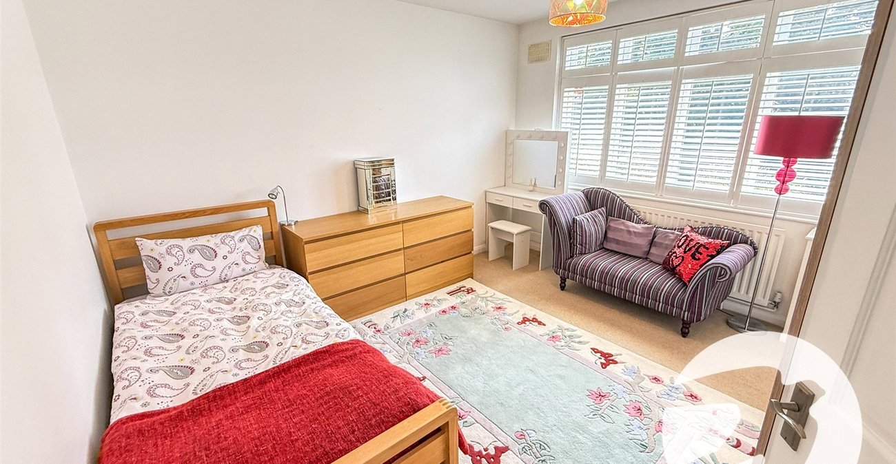 4 bedroom house for sale in London | Robinson Jackson