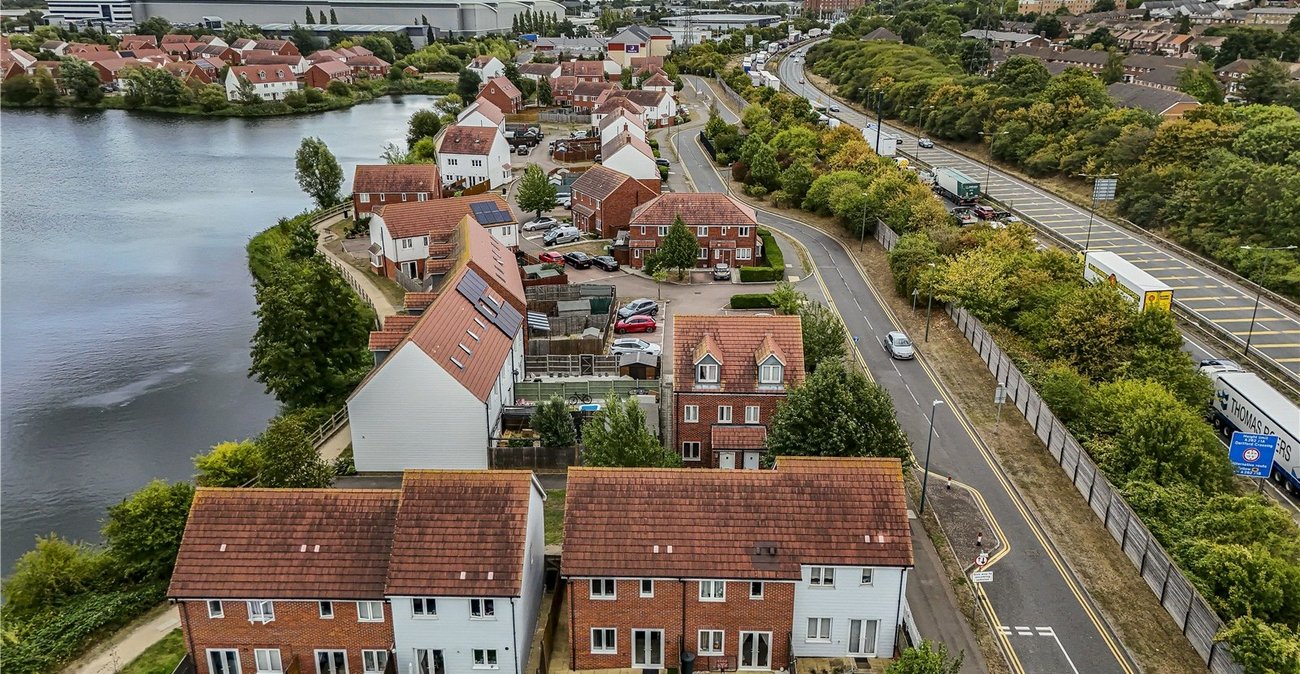 2 bedroom house for sale in Dartford | Robinson Jackson