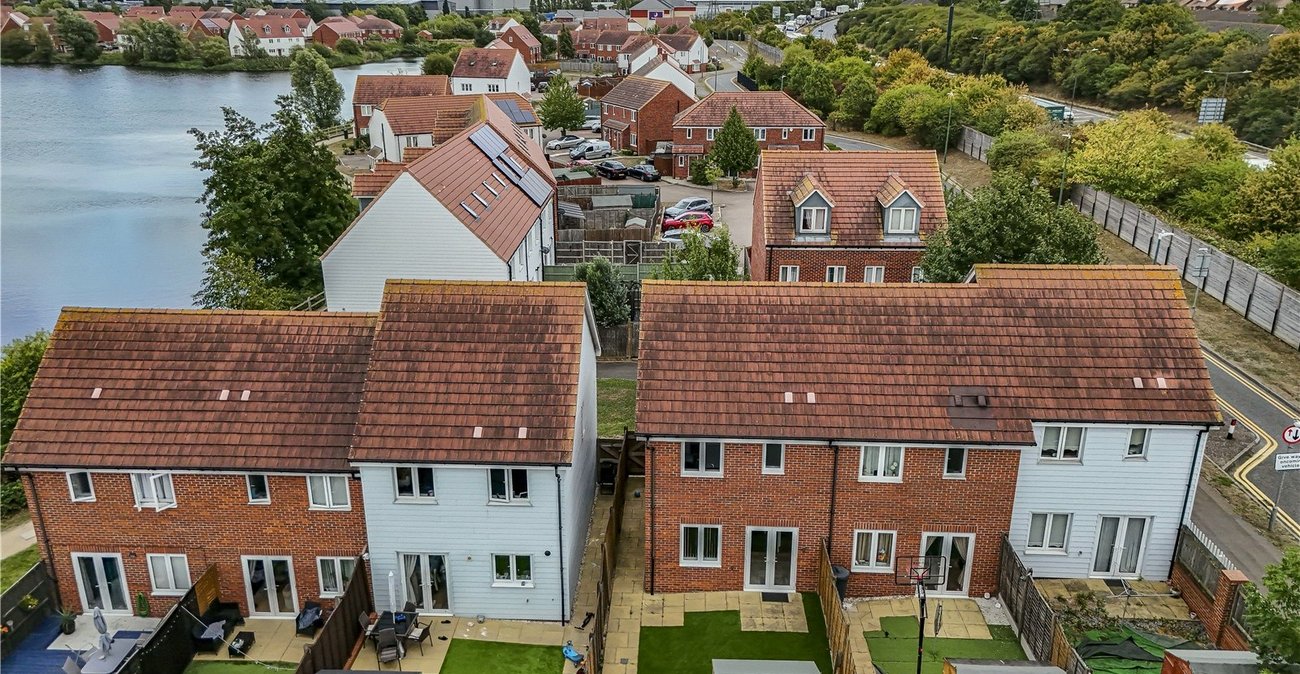 2 bedroom house for sale in Dartford | Robinson Jackson