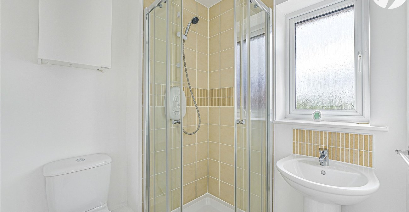 2 bedroom house for sale in Dartford | Robinson Jackson