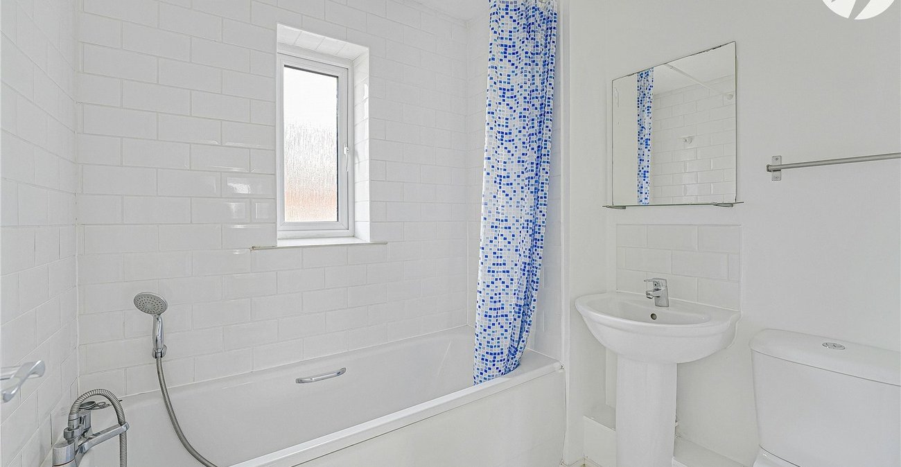 2 bedroom house for sale in Dartford | Robinson Jackson