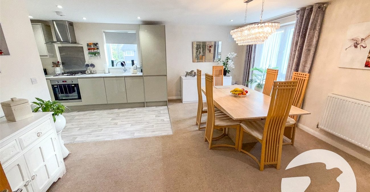 2 bedroom property for sale in London | Robinson Jackson