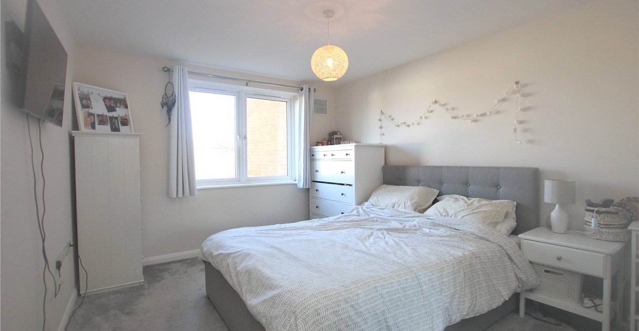 2 bedroom property for sale in New Eltham | Robinson Jackson