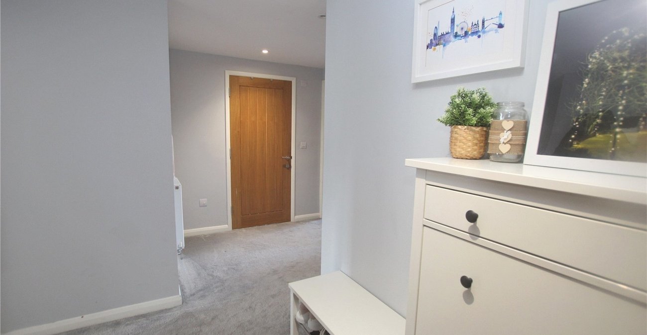 2 bedroom property for sale in New Eltham | Robinson Jackson