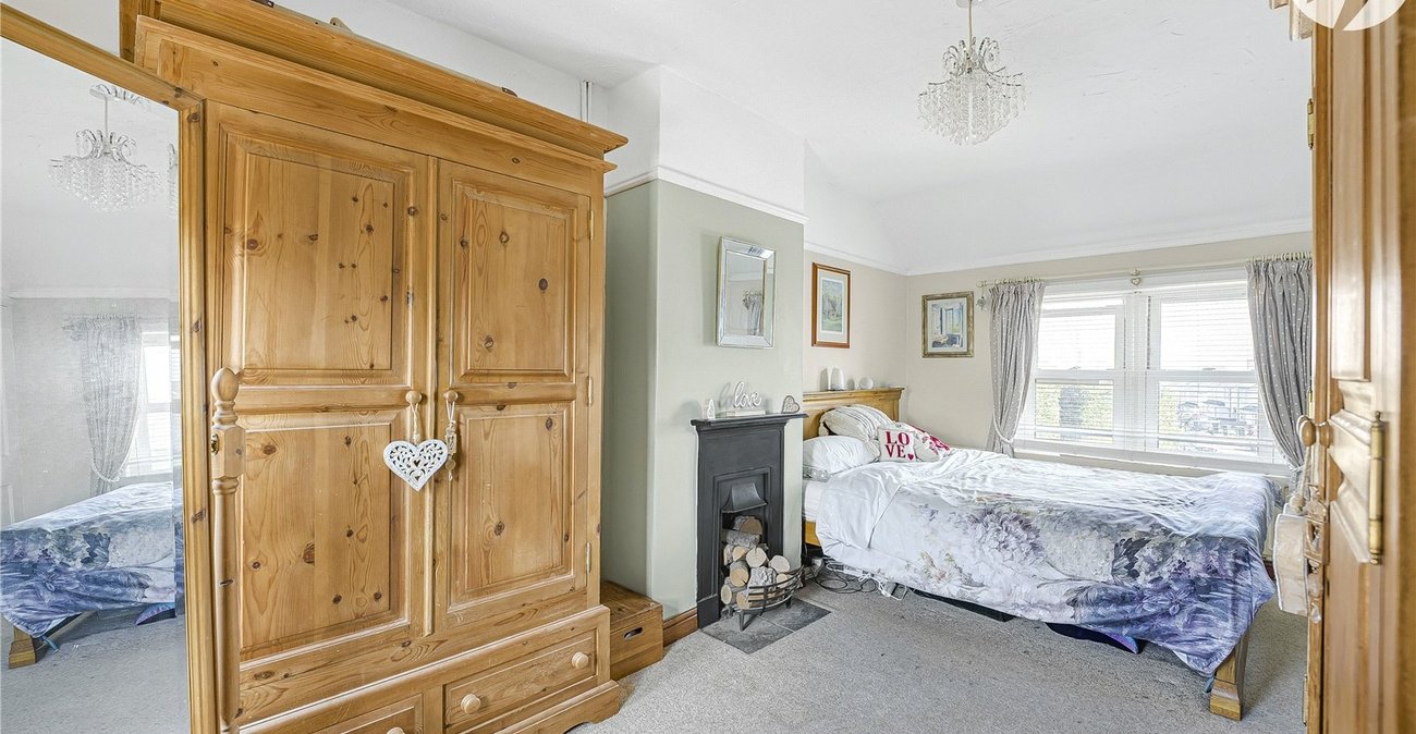 3 bedroom house for sale in Dartford | Robinson Jackson
