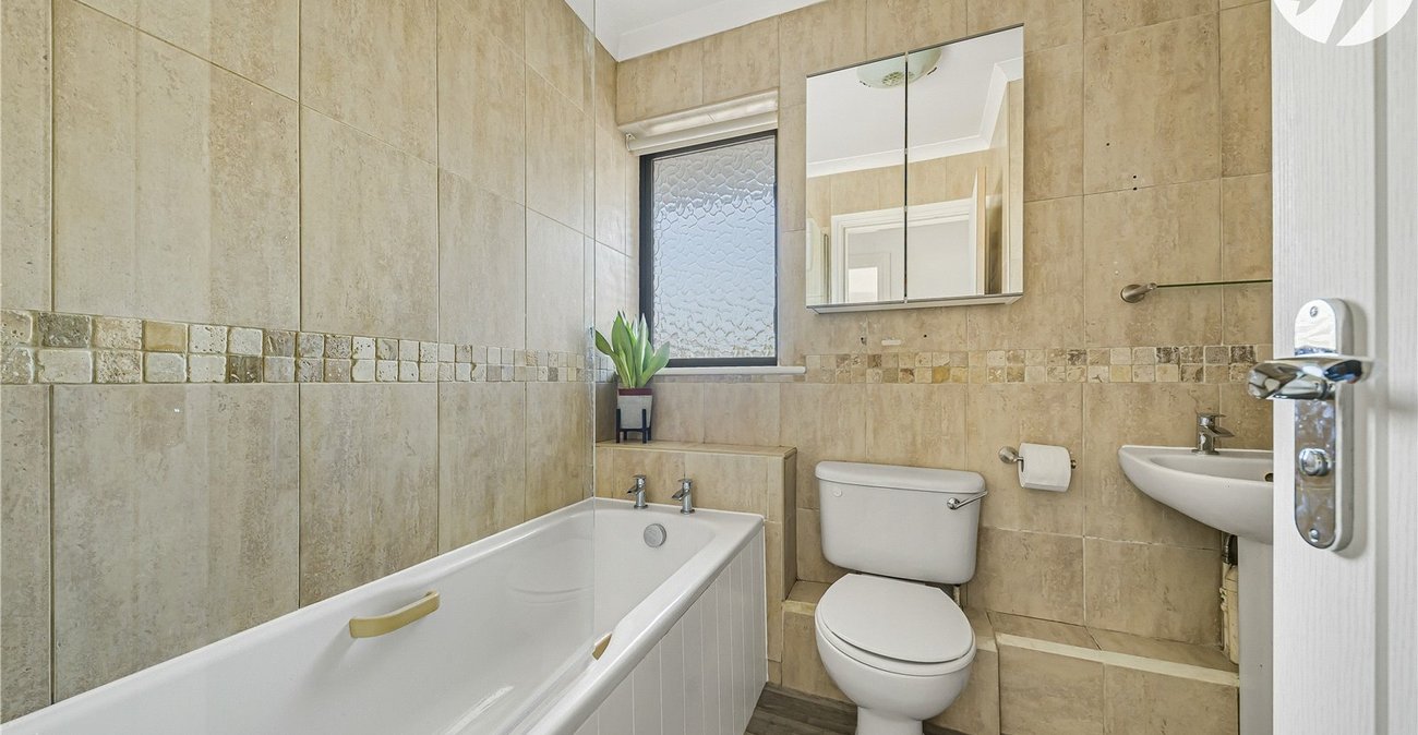 1 bedroom property for sale in Dartford | Robinson Jackson