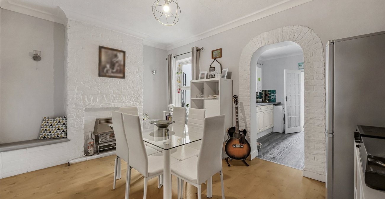 2 bedroom house for sale in Greenhithe | Robinson Jackson