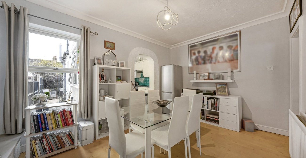 2 bedroom house for sale in Greenhithe | Robinson Jackson