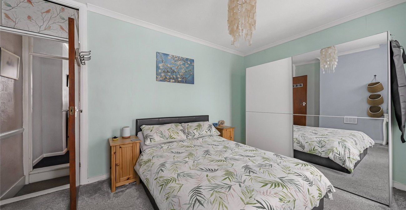 2 bedroom house for sale in Greenhithe | Robinson Jackson