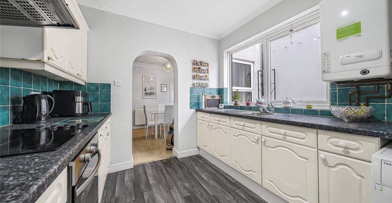 2 bedroom house for sale in Greenhithe | Robinson Jackson