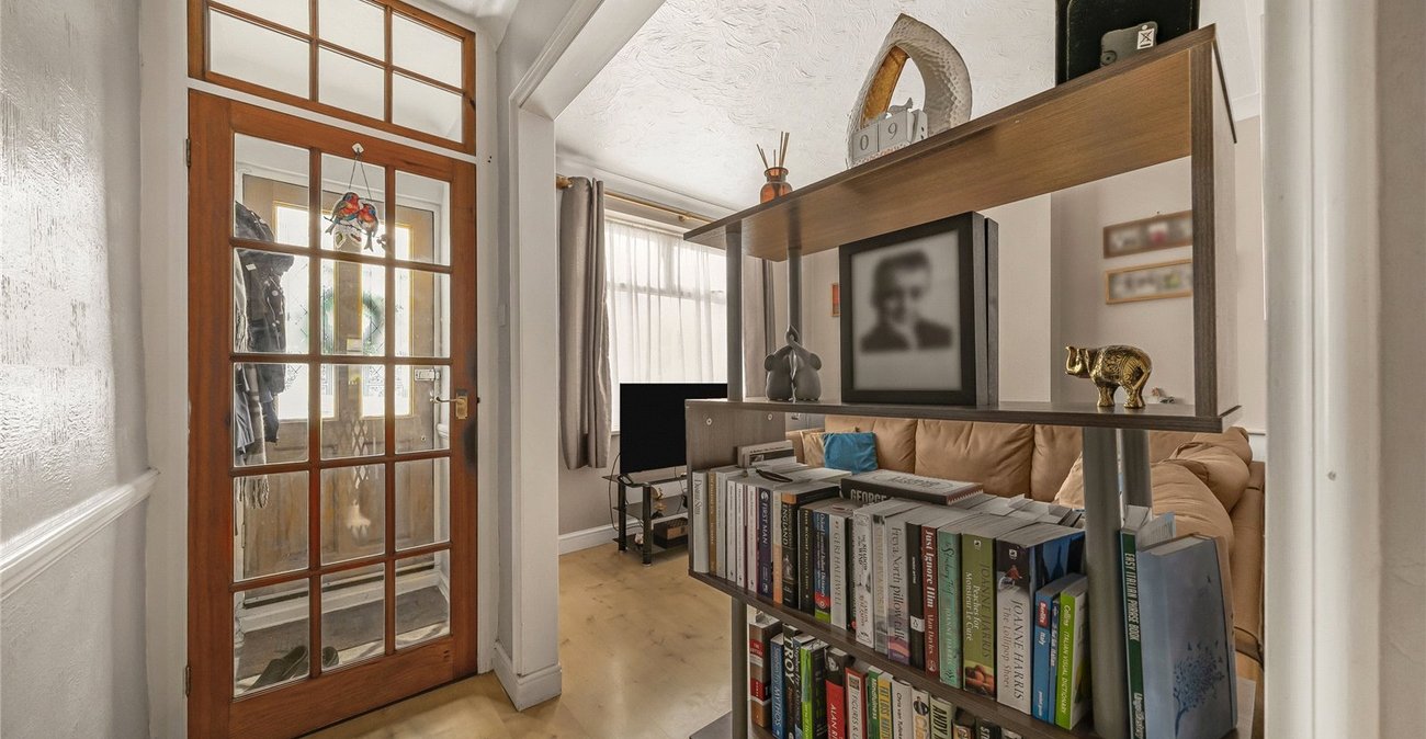2 bedroom house for sale in Greenhithe | Robinson Jackson