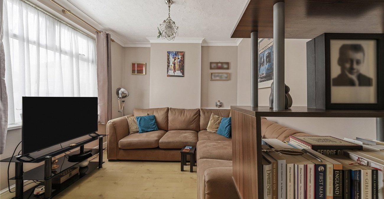 2 bedroom house for sale in Greenhithe | Robinson Jackson