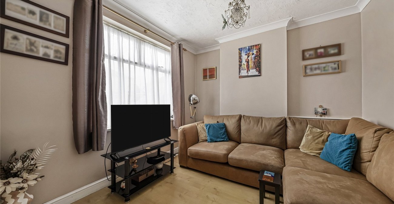 2 bedroom house for sale in Greenhithe | Robinson Jackson