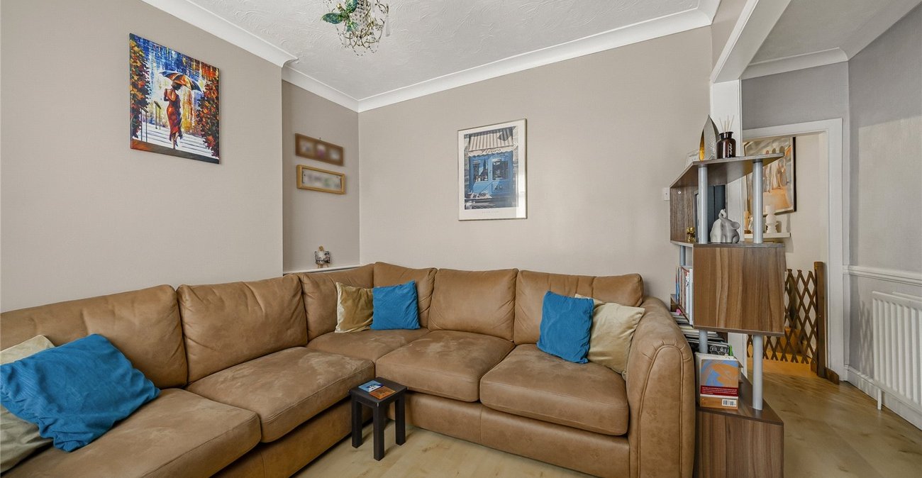 2 bedroom house for sale in Greenhithe | Robinson Jackson