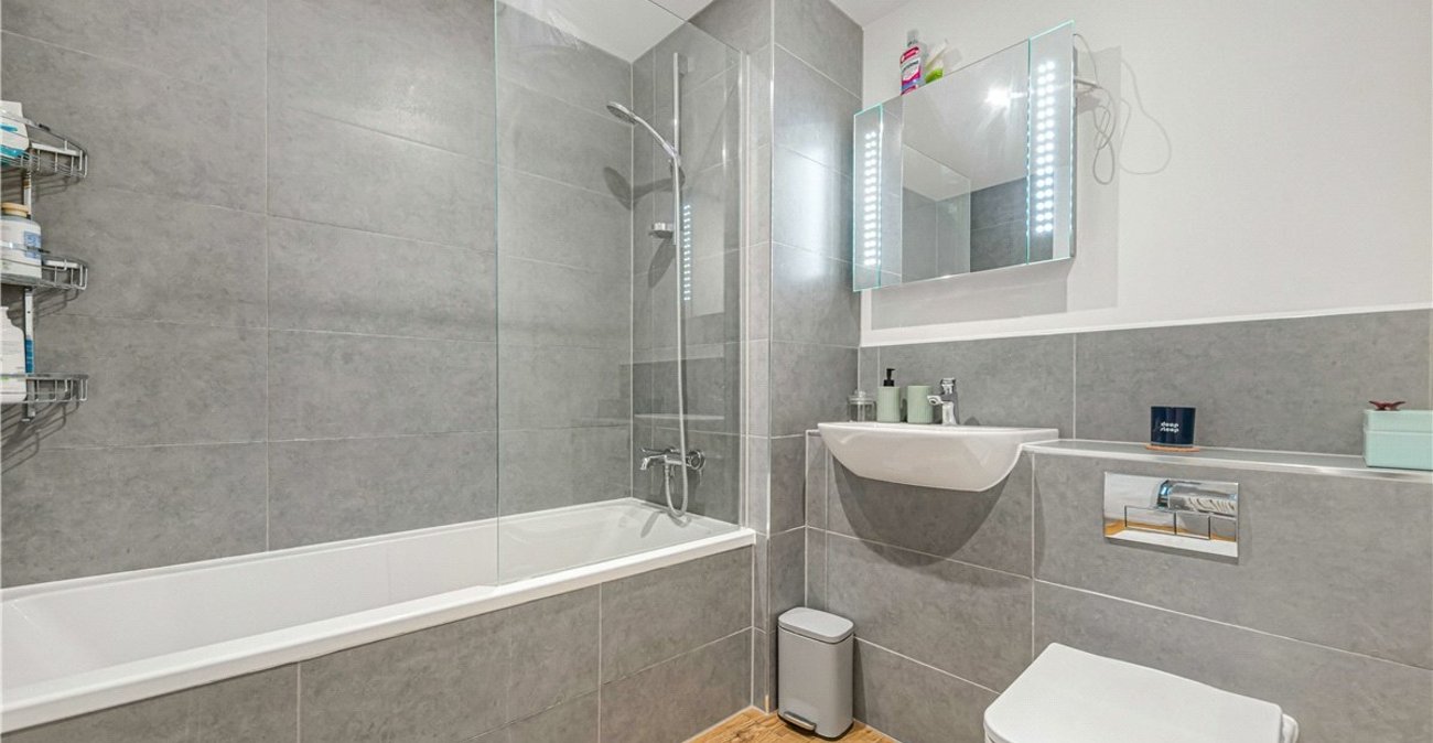 2 bedroom property for sale in Orpington | Robinson Jackson