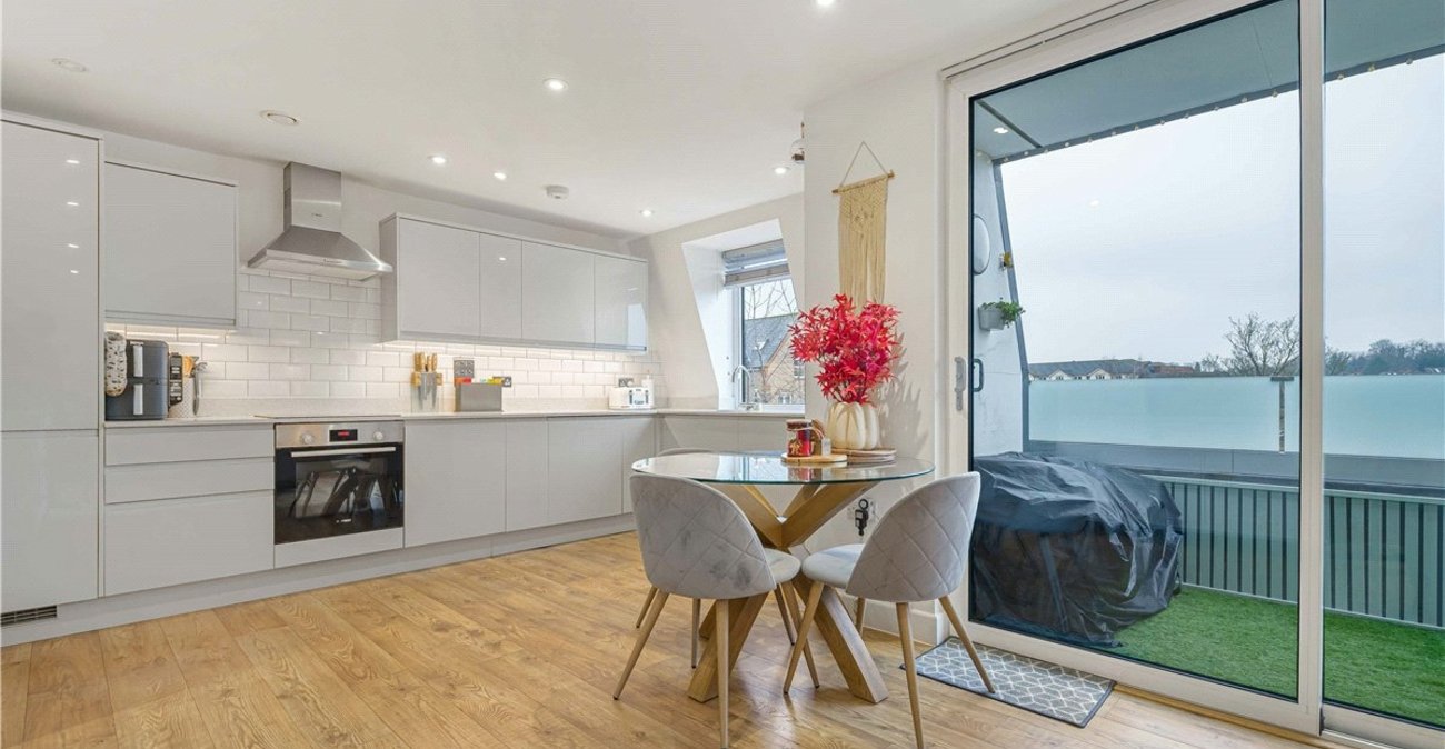 2 bedroom property for sale in Orpington | Robinson Jackson