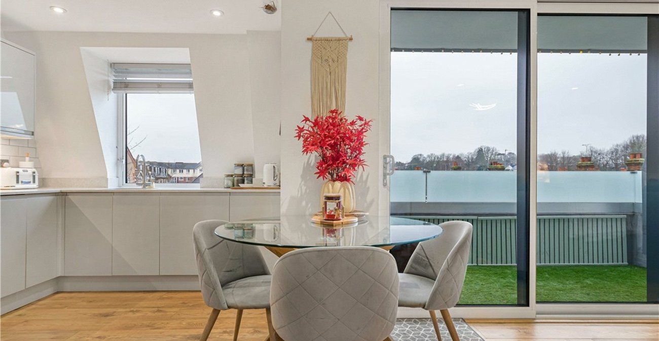 2 bedroom property for sale in Orpington | Robinson Jackson