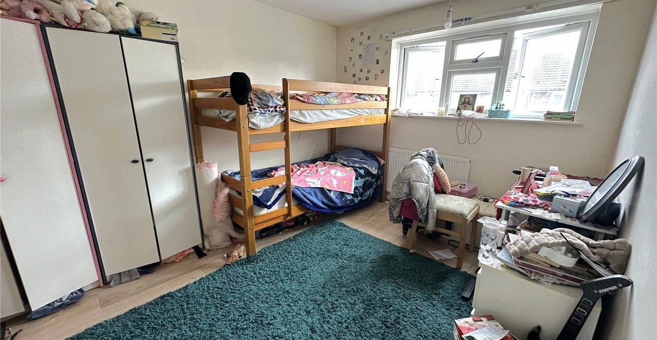 3 bedroom house for sale in London | Robinson Jackson