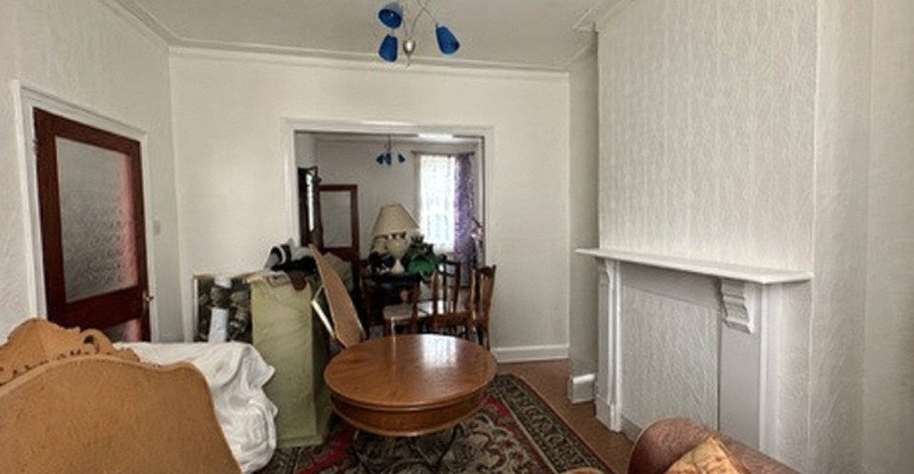 3 bedroom house for sale in London | Robinson Jackson