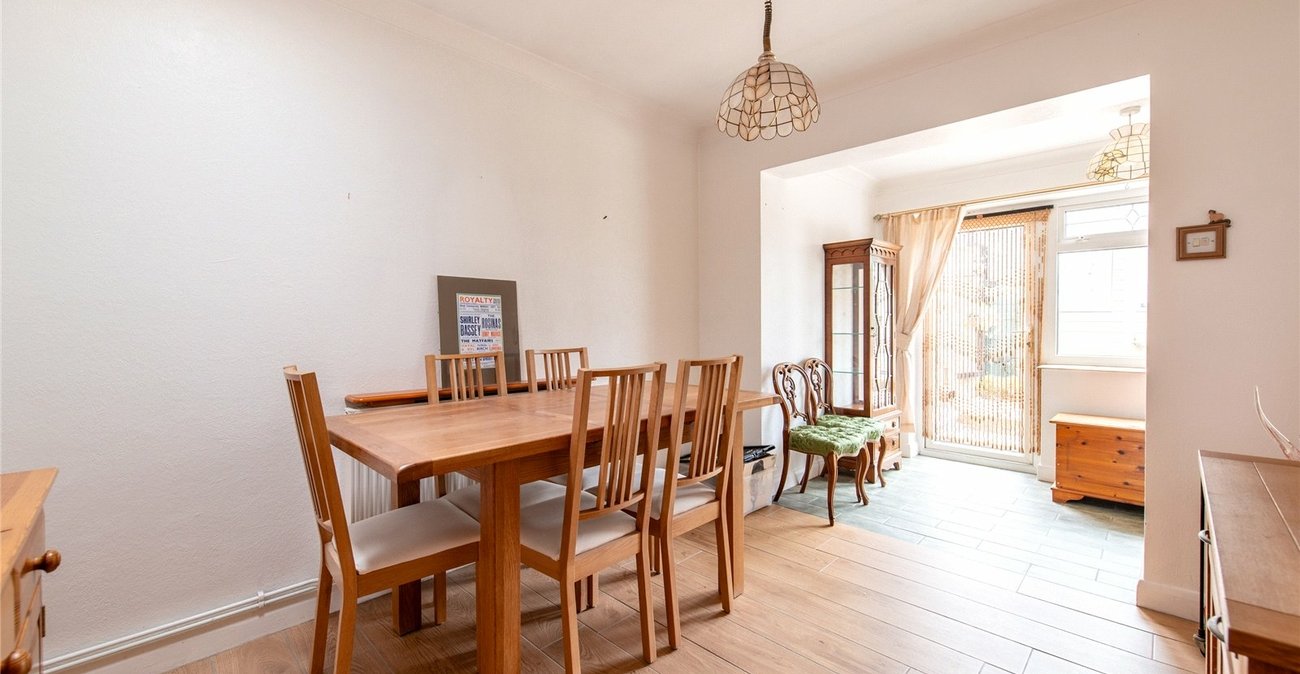 2 bedroom bungalow for sale in Gravesend | Robinson Michael & Jackson